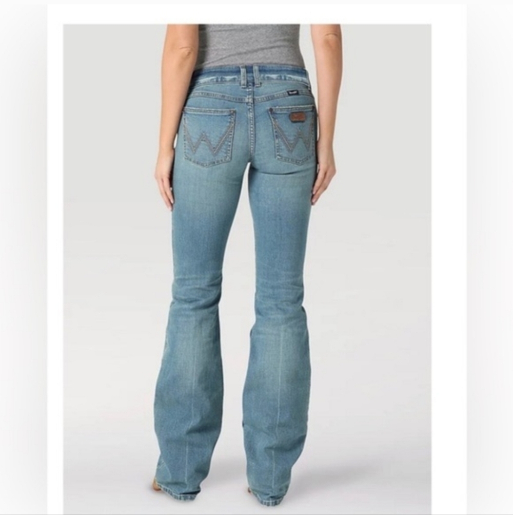 WRANGLER RETRO MAE mid-rise BOOTCUT MADELYN JEANS style 112328368 size 25x36 new